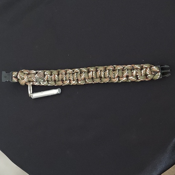 Survival Bracelet and Whistle (NEW) - Picture 4 of 8